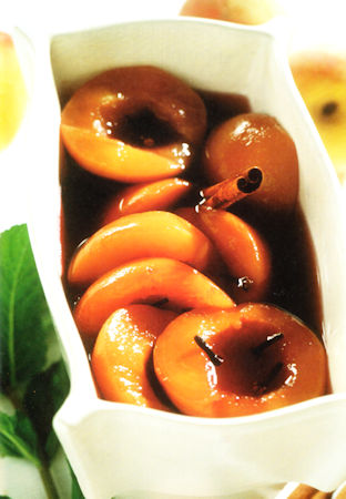 compotee_d-abricots_au_vin_et_a_la_cannelle